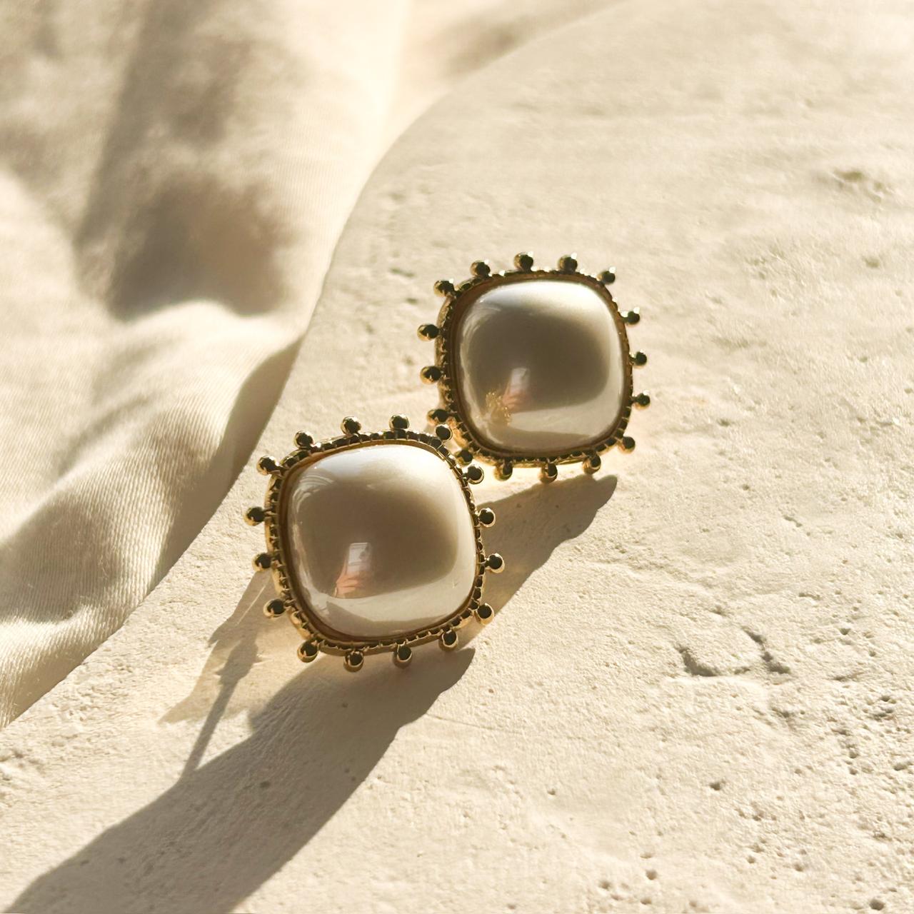 Mireth Pearl Earrings