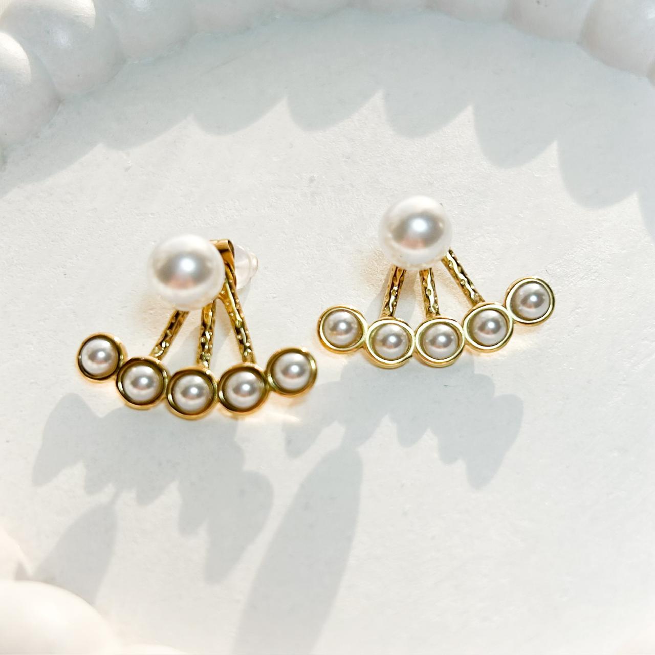Cireya Pearl Earrings
