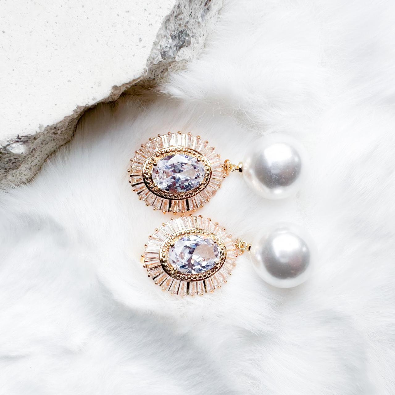 Isyra Pearl Earrings
