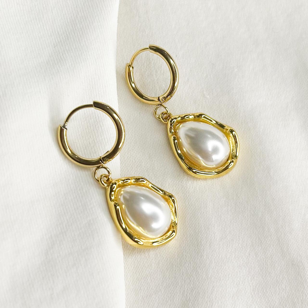 Zirel Pearl Earrings
